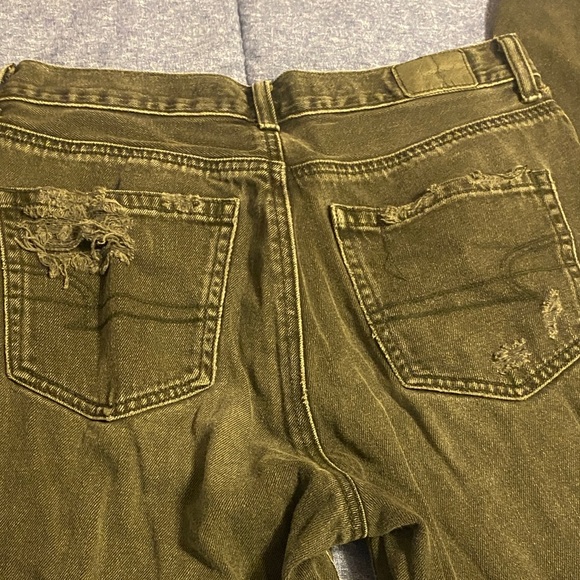 American Eagle Outfitters Black Distressed Mom Jeans - Picture 3 of 9